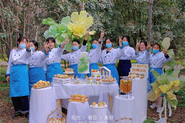 室外甜品臺(tái)